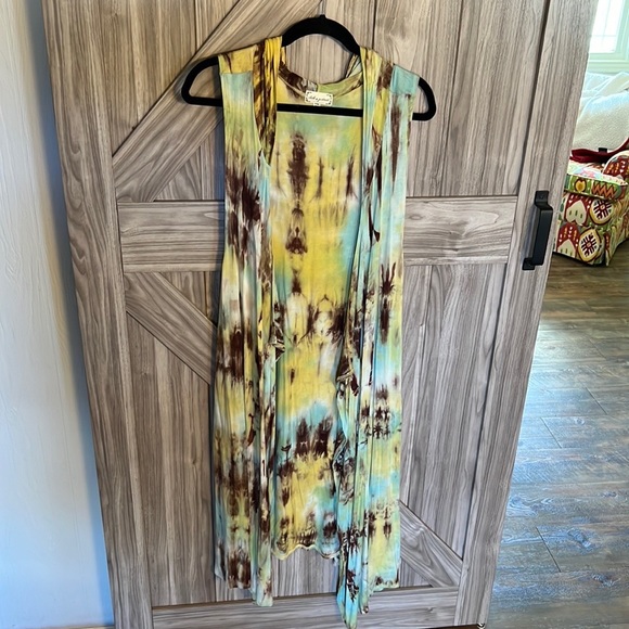 Very unique cardigan vest in full length.  Worn maybe once, basically new. - Picture 1 of 6